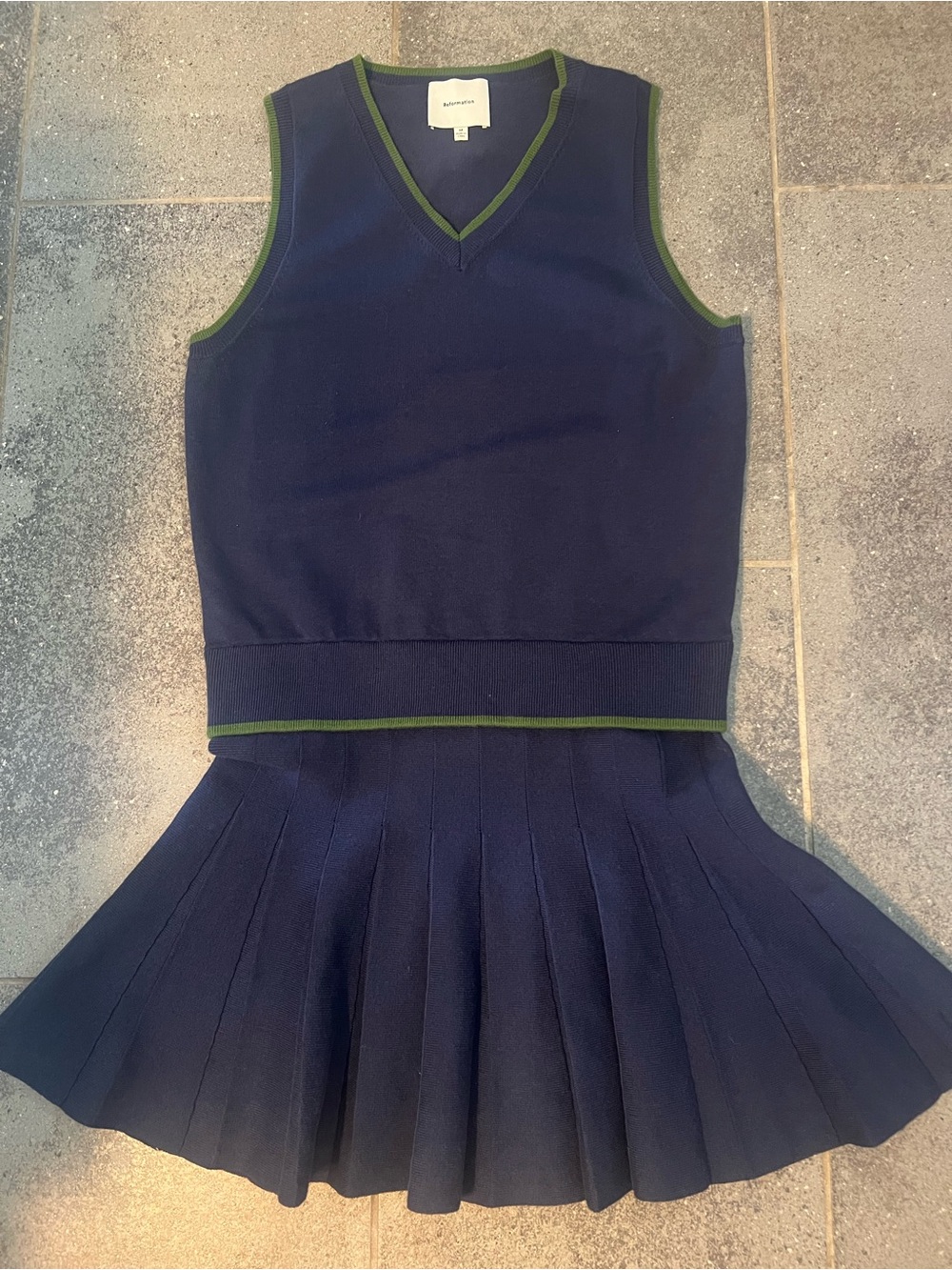 REFORMATION
Blair Sweater Dress. Navy, Grass. Size M. NWOT - Picture 7 of 14